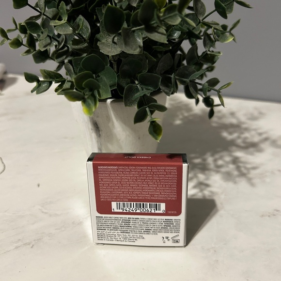 Buxom Cheeky Dolly Plump Shot Blush - Picture 3 of 3